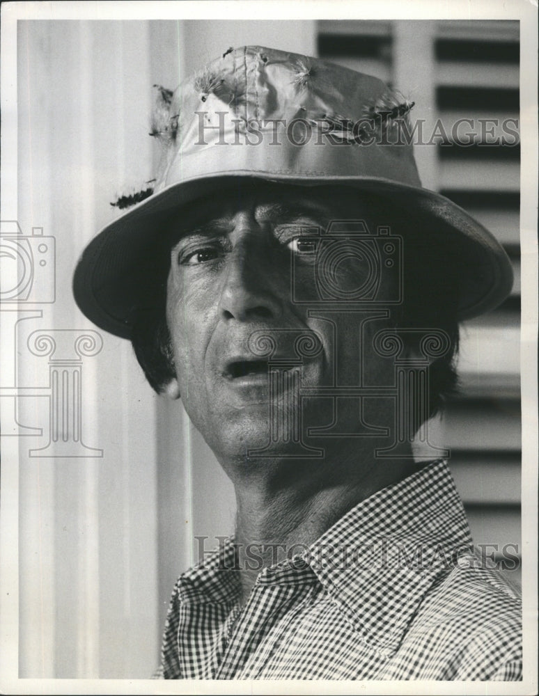 1976 Press Photo Charlie Callas Plays Malcom Fisherman In &quot;Switch&quot; On CBS - Historic Images