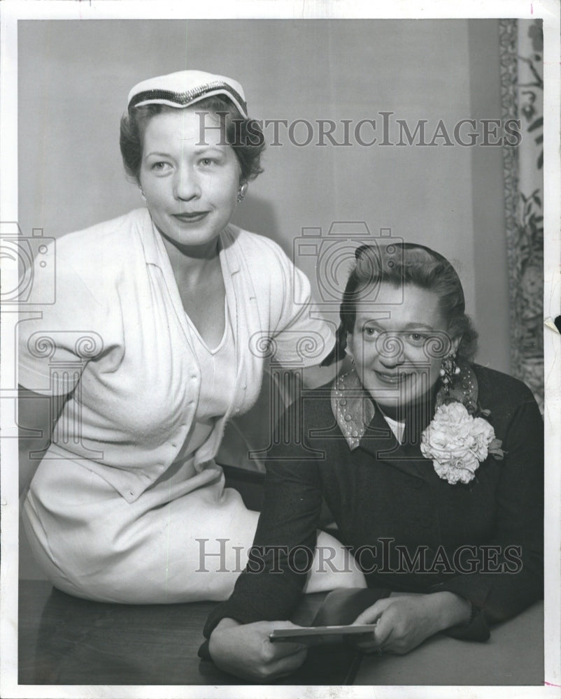 1957 Press Photo Denver Post Columnist Names Woman OF The Yr Business And Prof - Historic Images