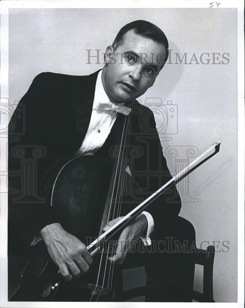 1967 Press Photo James Stroud Performs Dvorak Concerto For Cello Brico Symphony - Historic Images