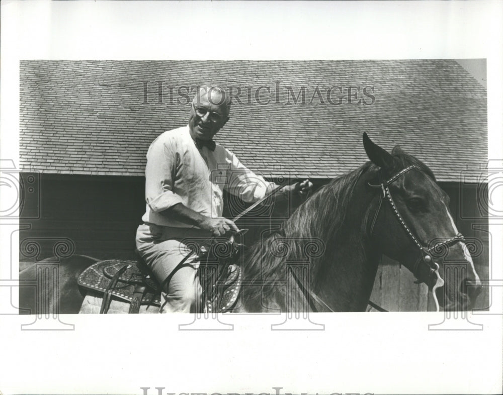 1953 Press Photo President Harry Truman in retirement on his horse. - RSH05479 - Historic Images