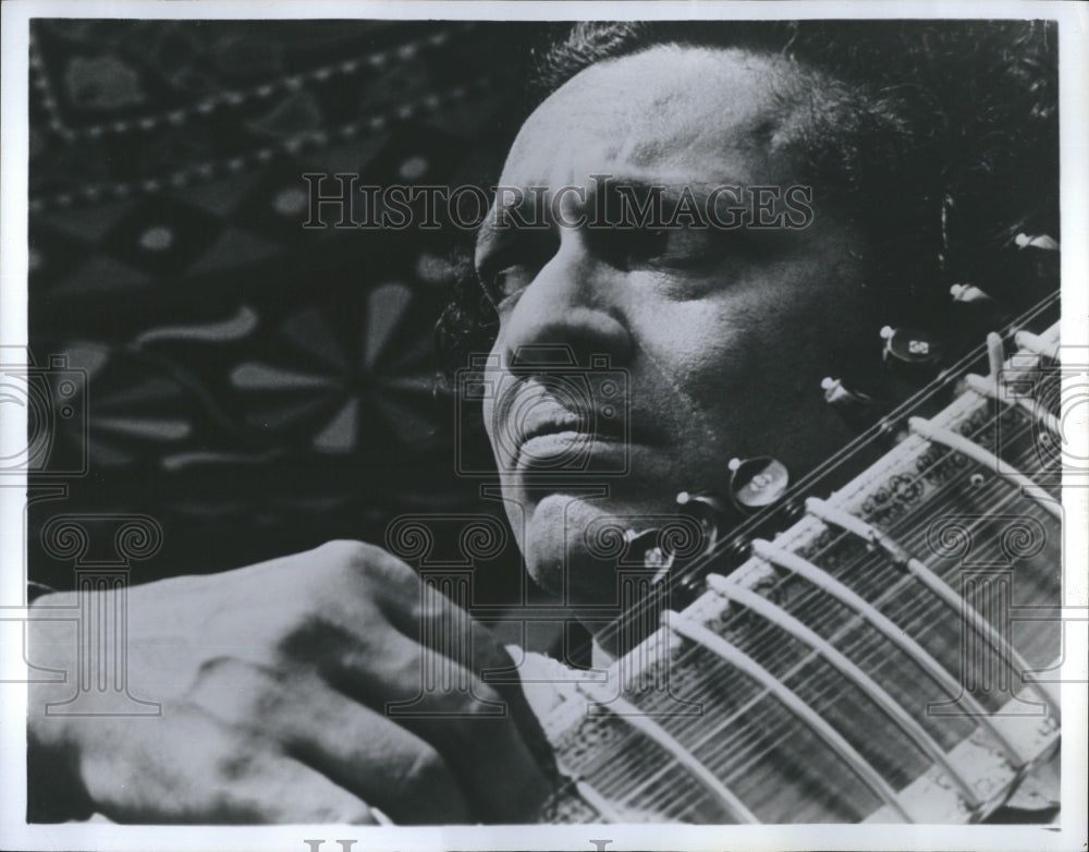 1971 Press Photo Ravi Shankar, sitarist. - RSH05637 - Historic Images