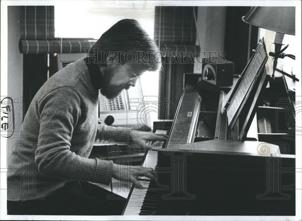 1982 Press Photo Christopher Morgan Loy - Historic Images