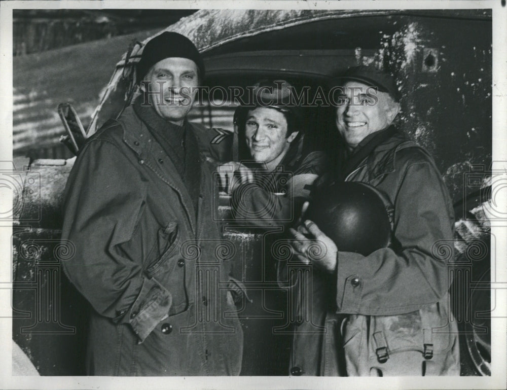 1980 Actor Alan Alda And Cast Of M*A*S*H* Television Show-Historic Images