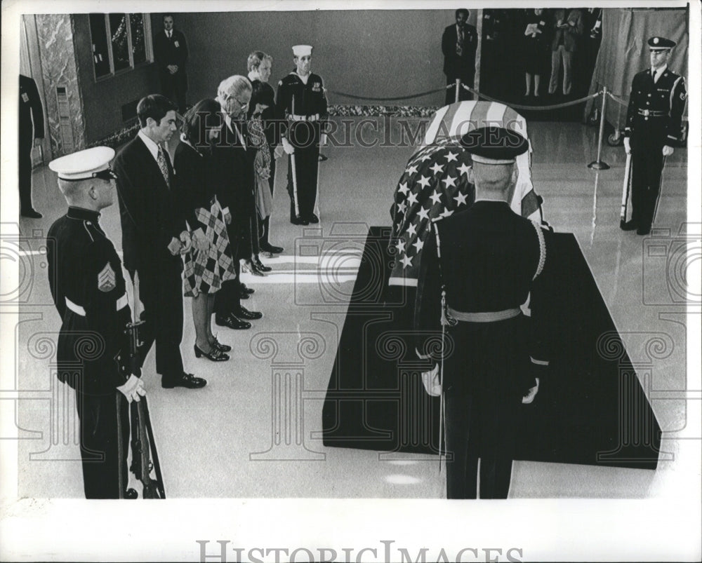 1972 Press Photo Former president Lyndon B. Johnson and family at the Truman - Historic Images