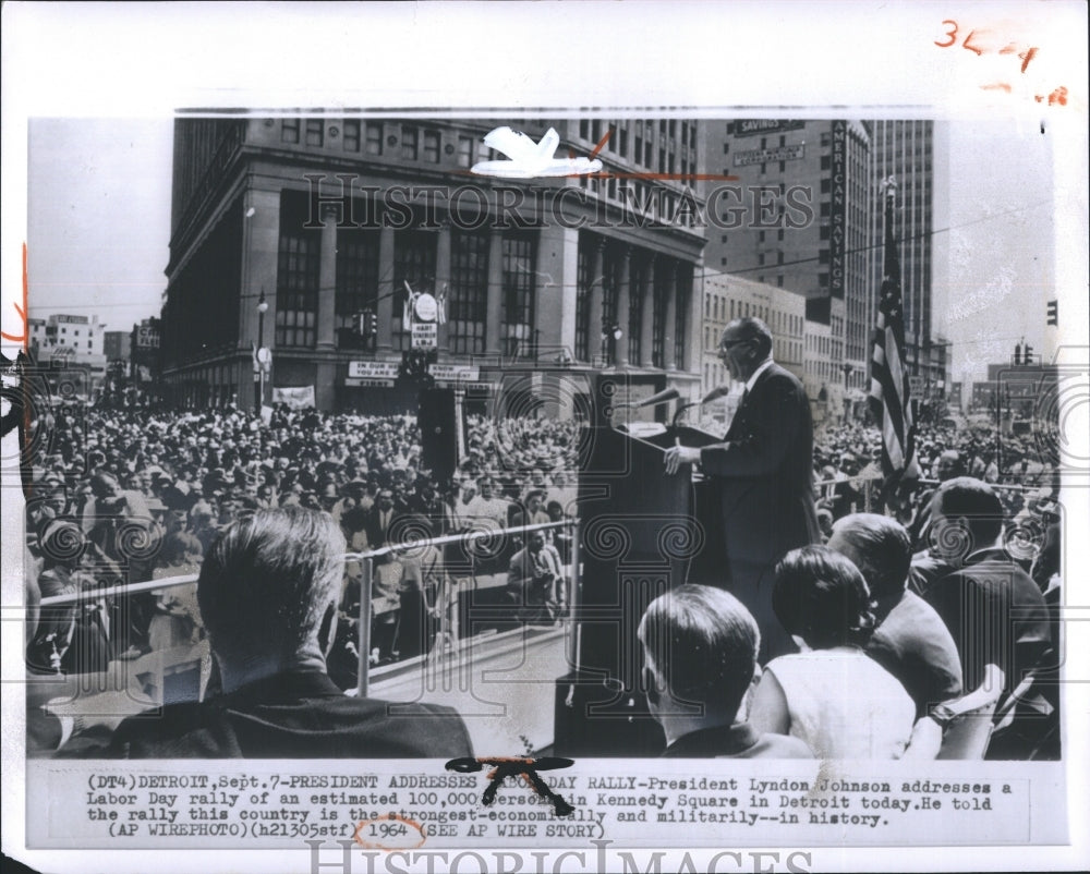 1964 Press Photo US President Lyndon B. Johnson/Labor Day Rally/Detroit - Historic Images