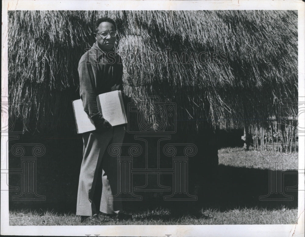 1975 Press Photo Alex Haley&#39;s &quot;Roots&quot; - RSH06241 - Historic Images