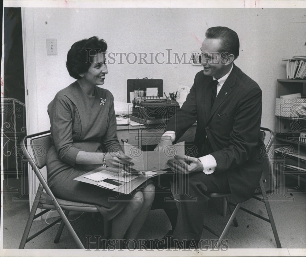 1963 Press Photo Mrs. Paul G. Hansel League of Women Voters John Carr President - Historic Images