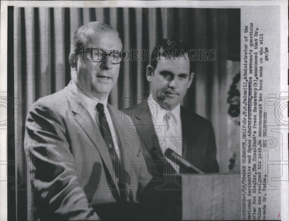 1970 Press Photo White House Press Sec. During Nixon Admin Ron Ziegler (right) - Historic Images