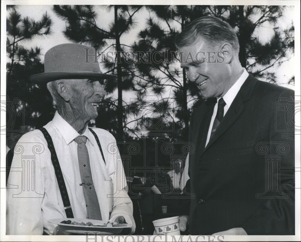 Press Photo Will Yearty Father of Commissioner - RSH06623 - Historic Images