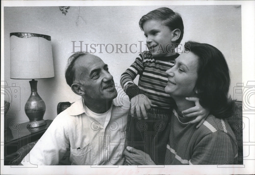 1972 Press Photo Jerry Palermo &amp; Parents - Historic Images