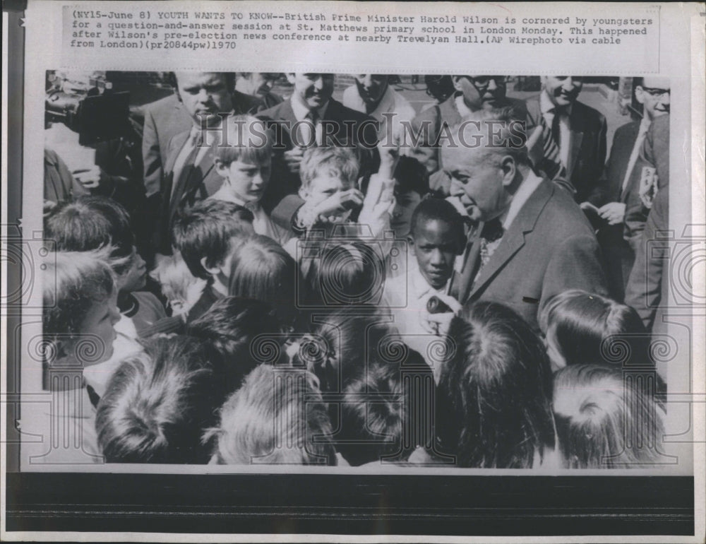 1970 Press Photo Prime Minister Harold Wilson at St. Matthews Primary School - Historic Images