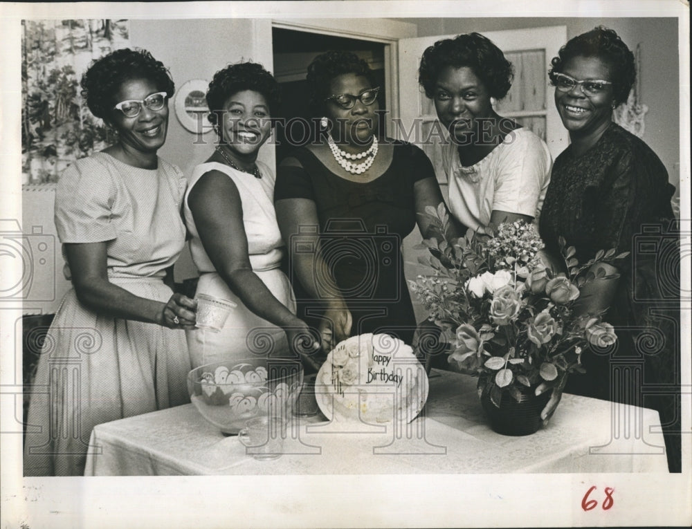 1962 Press Photo Fellowship Charity Club Anniversary Tea - Historic Images