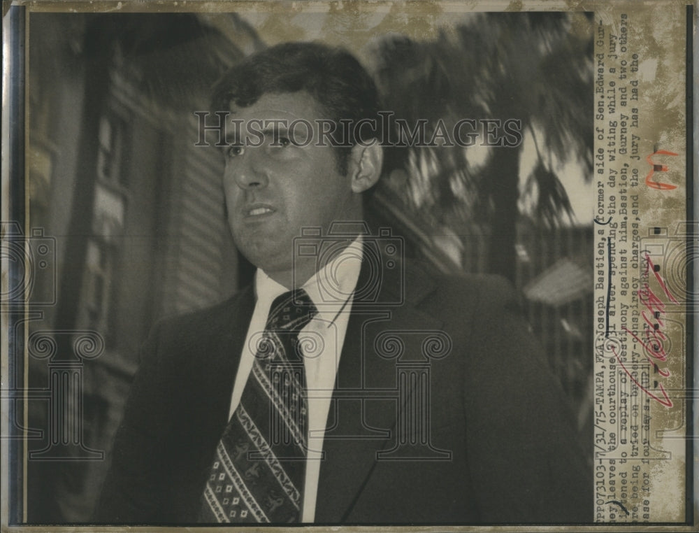 1975 Press Photo Joseph Bastien Former Aide Of Senator Edward Gurney On Trial - Historic Images