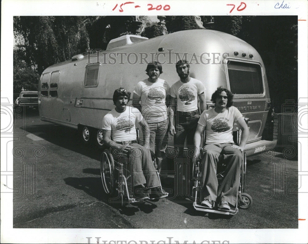 1981 Press Photo Guys With Airstream Trailer Who Trip By Wheelchair to Vegas - Historic Images