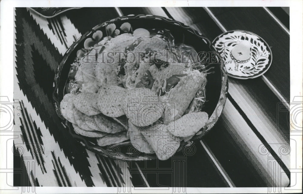 1982 Press Photo Tacos And Tortillas Chips Included In This Mexican Dish - Historic Images