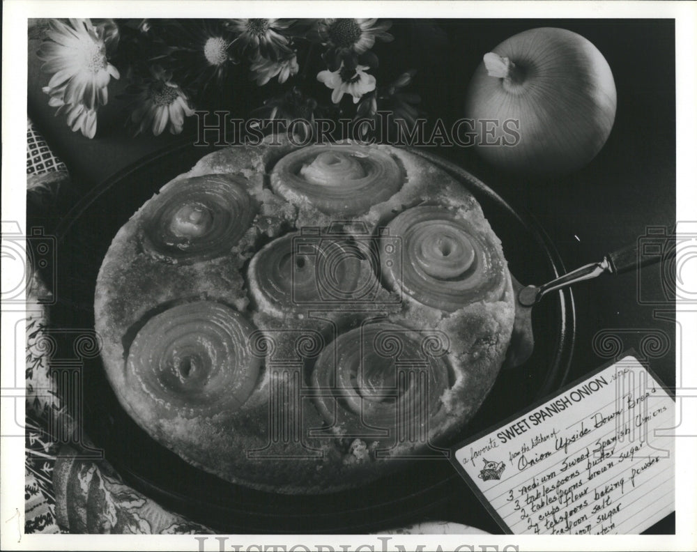 Press Photo Onion Upside Down Bread Recipes - RSH07075 - Historic Images