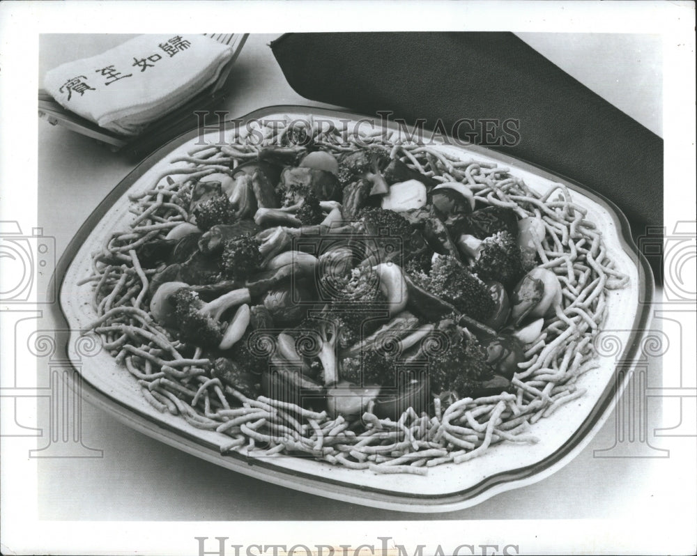 1985 Press Photo Pork With Broccoli And Cherry Tomatoes With Ginger Soy Sauce - Historic Images