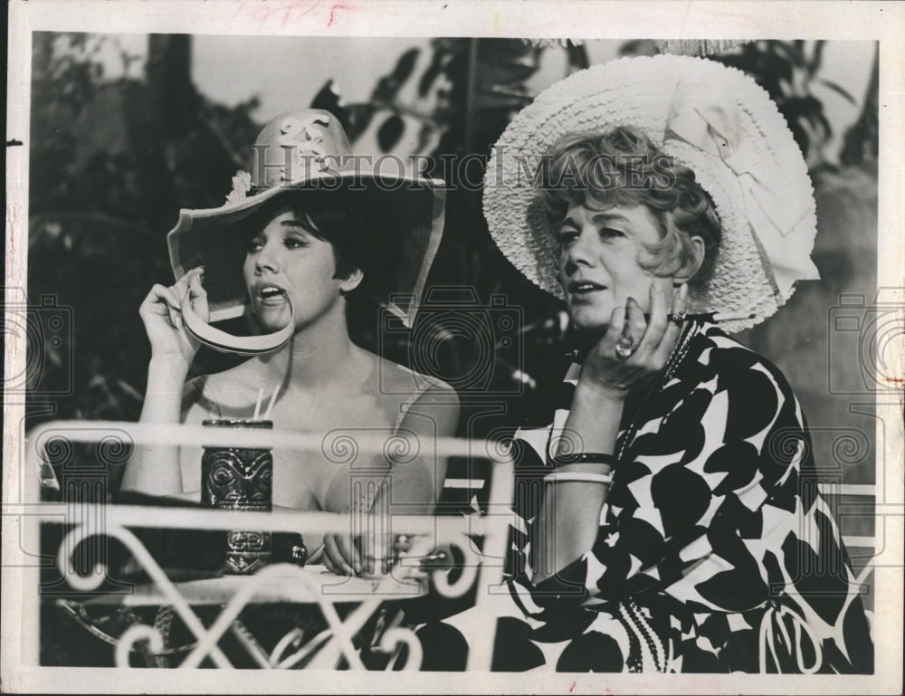 1970 Press Photo Eileen Wesson Shelley Winters Actresses The Chrysler Theatre - Historic Images