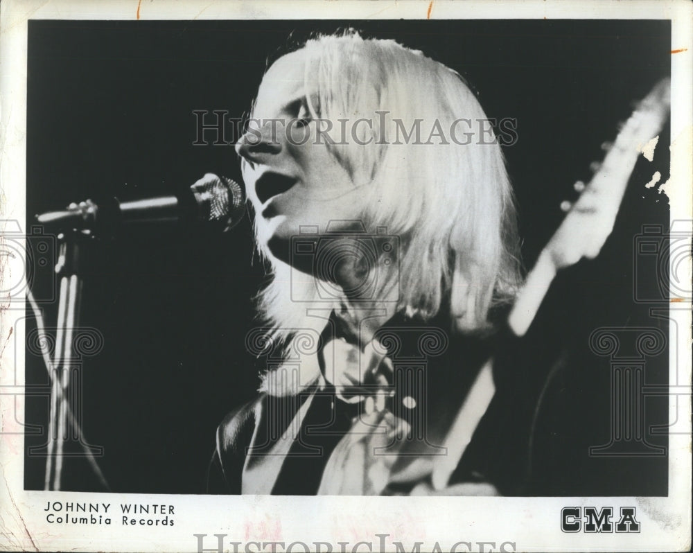 1969 Press Photo Blues Guitarist Johnny Winter Performing - Historic Images