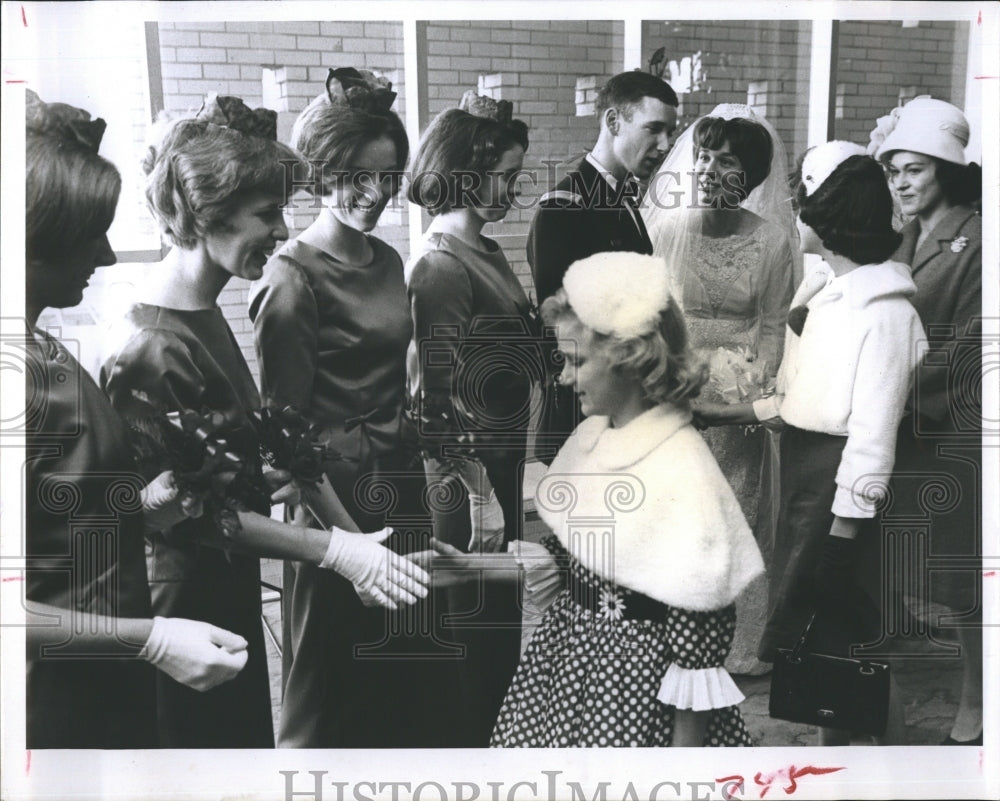 1965 Press Photo Geoffrey D Withers And Wife - Historic Images