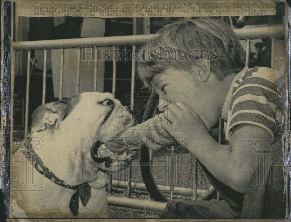1974 Press Photo John Henning - Historic Images