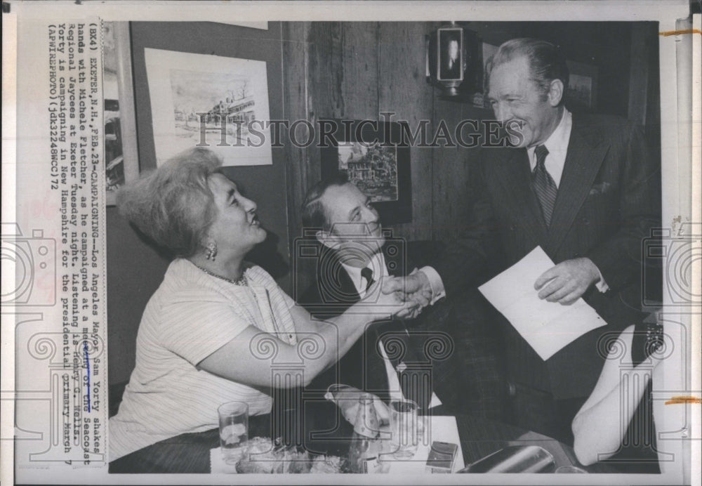 1972 Press Photo Sam Yorty Los Angeles Mayor Henry G Walls Michele Fletcher - Historic Images