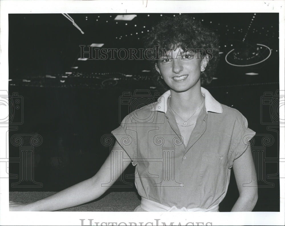 1982 Press Photo Dina Maganias Skating Rink - Historic Images