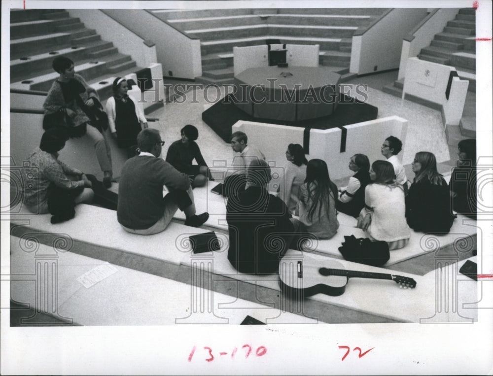1968 Press Photo Florida Presbyterian College Students - Historic Images