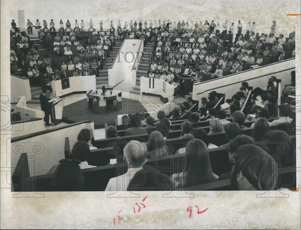 1970 Press Photo Florida Presbyterian College Students Memorial - RSH08359 - Historic Images