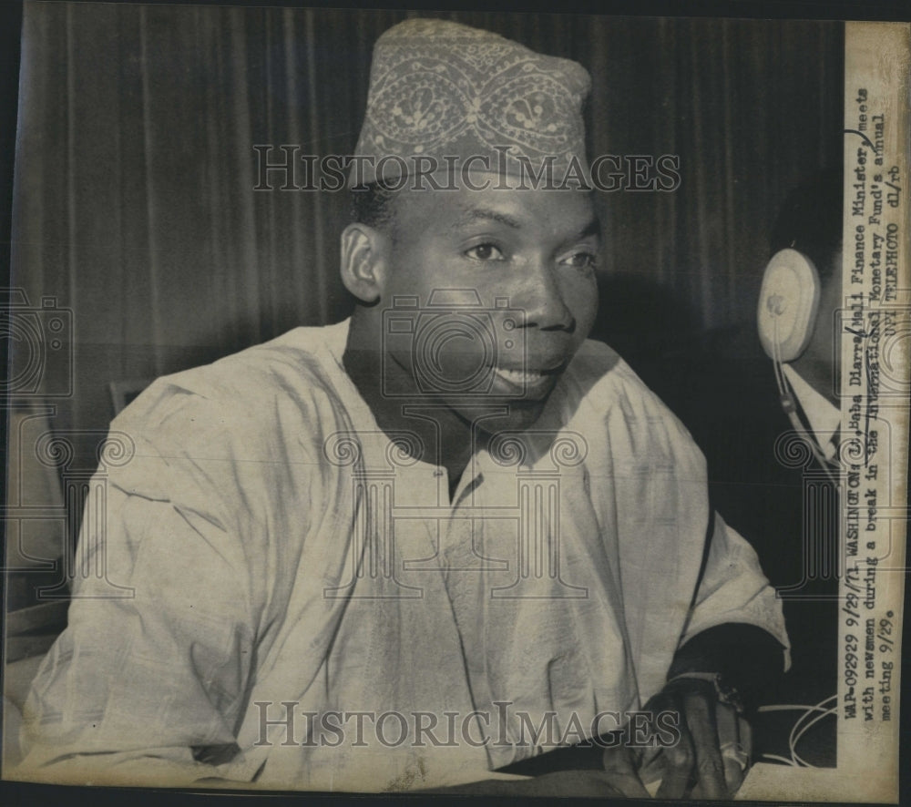 1971 Press Photo Lieutenant Baba Diarra, Mali Finance Minister Meets Newsmen - Historic Images