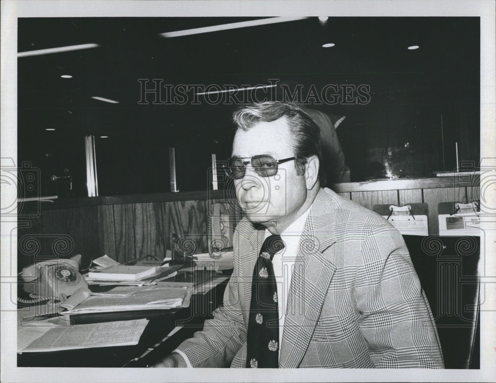 1976 Press Photo Cope Carter of A G  Edwards - Historic Images