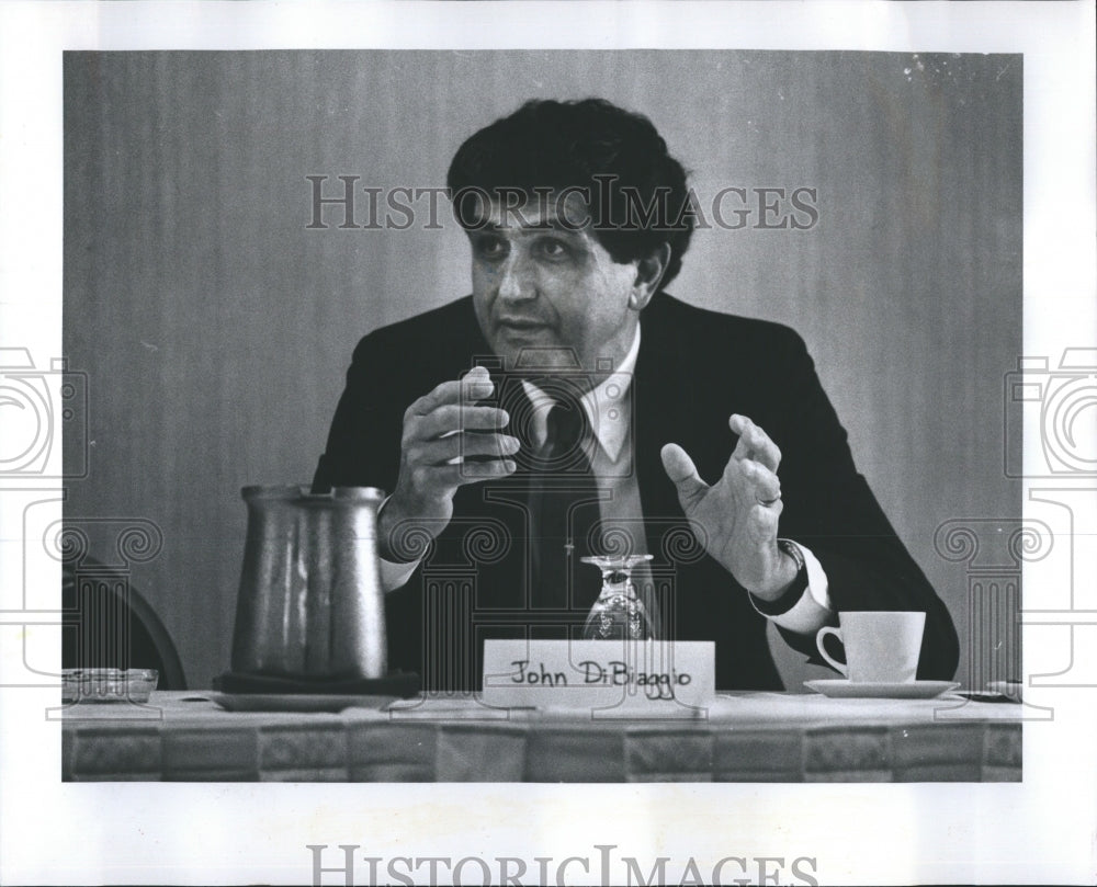 1983 Press Photo Dr. John A. DiBiaggio, at Tampa Airport Hotel. - RSH08557 - Historic Images