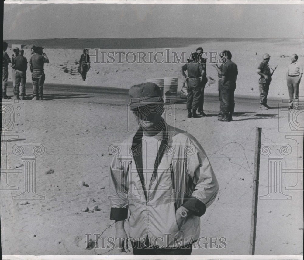 1973 Press Photo C. W. Bill Young in Tel Aviv. - Historic Images