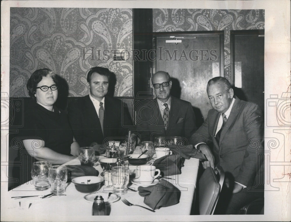 1970 Press Photo CW Bill Young/Sister Lucy/John Durney And William Gray-Dinner - Historic Images