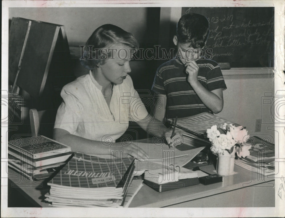 Press Photo Teacher Estelle Yelverton and Michael Jewell - Historic Images