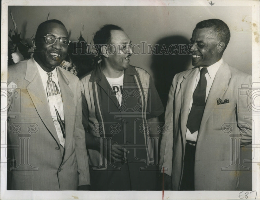 Press Photo Roland J. Yates With Two Other Men - RSH08701 - Historic Images