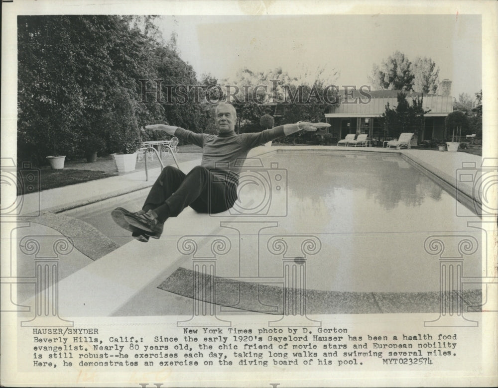 1974 Press Photo Gayelord Hauser Exercise Diving Board Pool - Historic Images