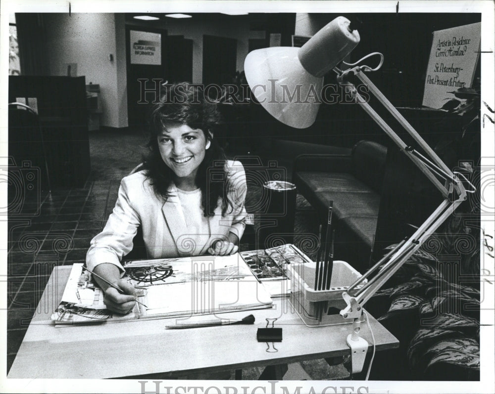 1983 Press Photo Terri Haviland is the artist at Bank of Florida - RSH08731 - Historic Images