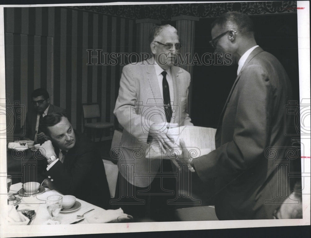 1968 Press Photo Alexander Hawkins and Chester Guth. - RSH08747 - Historic Images