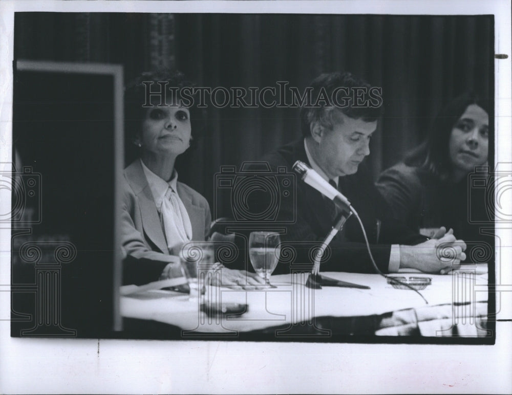 1981 Press Photo U.S. Sen. Paula Hawkins campaigning - RSH08763 - Historic Images