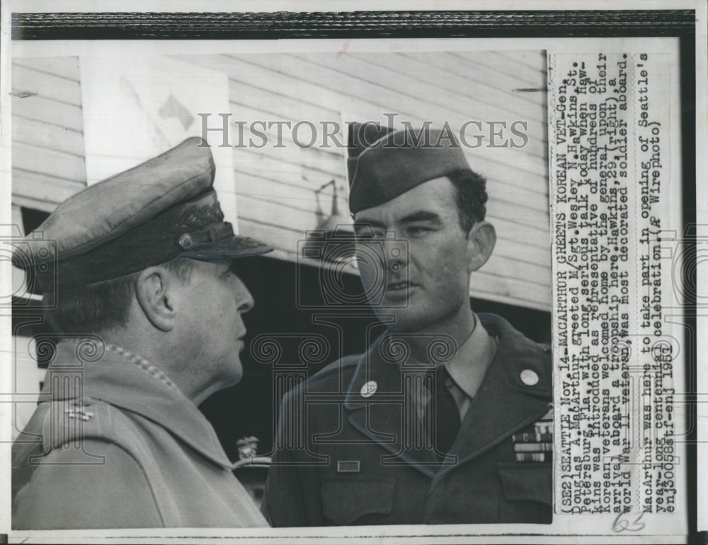 1951 Press Photo gen Douglas MacArthur greeted Sgt.Wesley N Hawkins . - Historic Images