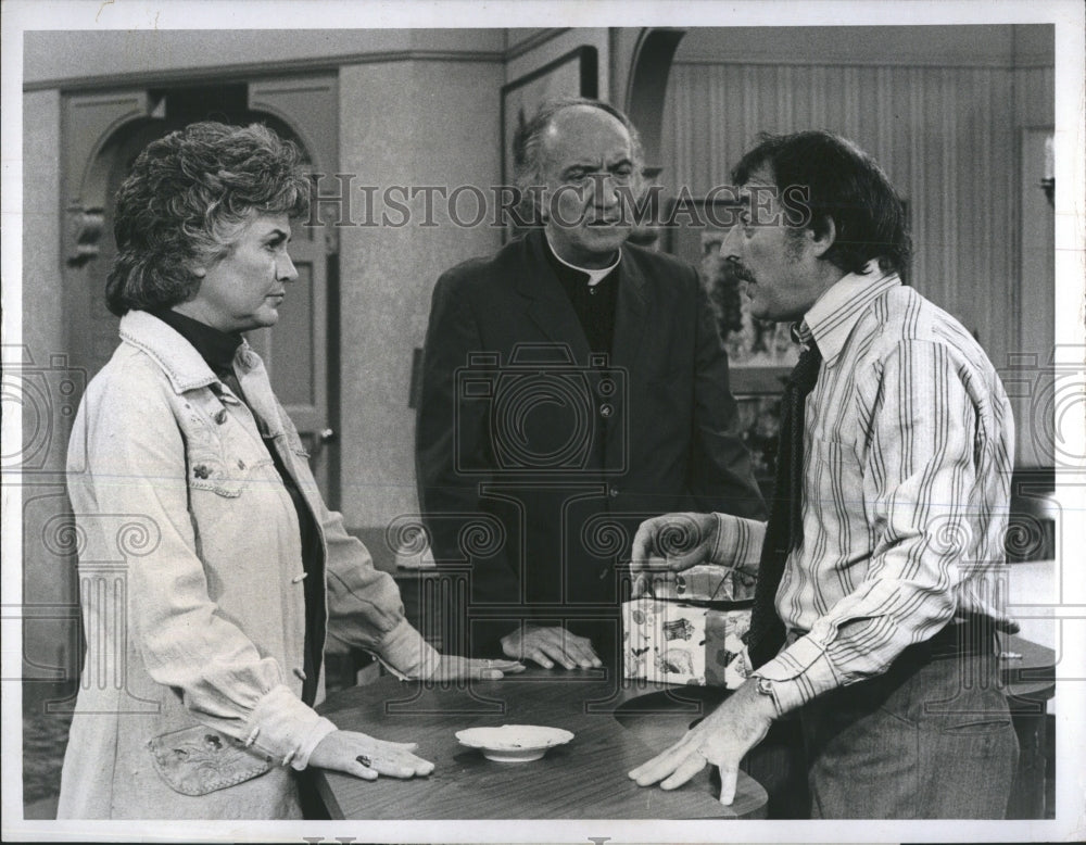 1974 Press Photo Beatrice Arthur,John Heffernan, Bill Macy in &quot;Maude&quot; - Historic Images