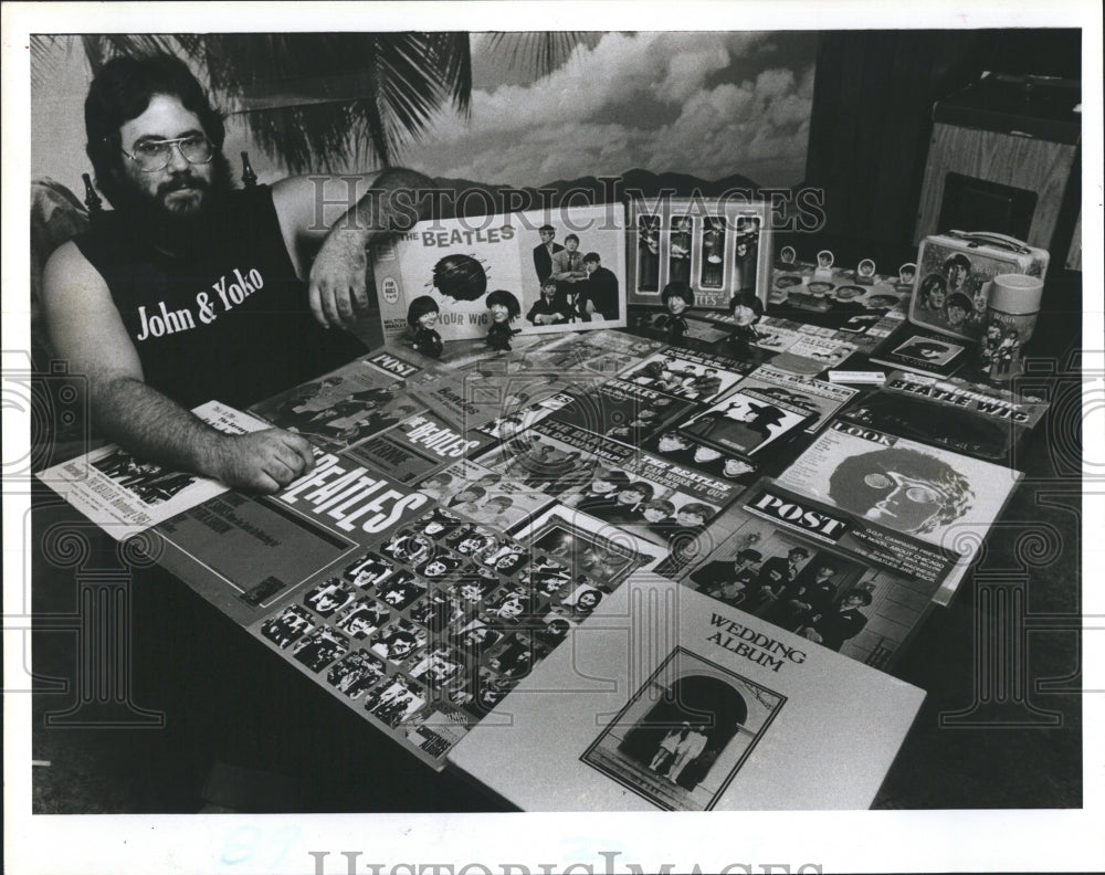 1984 Press Photo John Harris with his beatle collection. - Historic Images