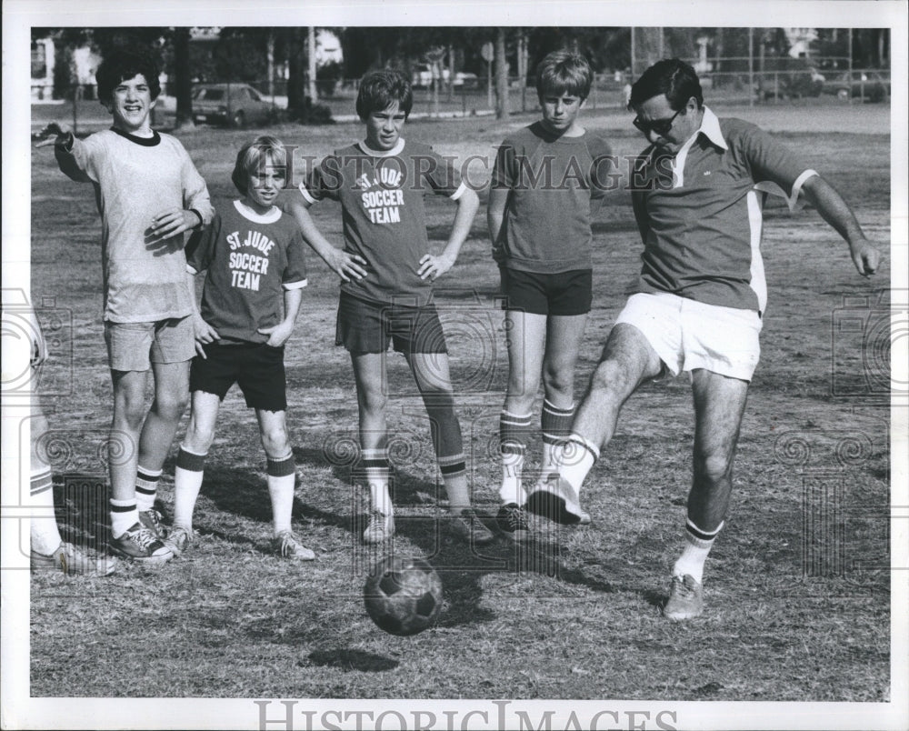 1975 Press Photo Rev Michael Devine - RSH09009 - Historic Images