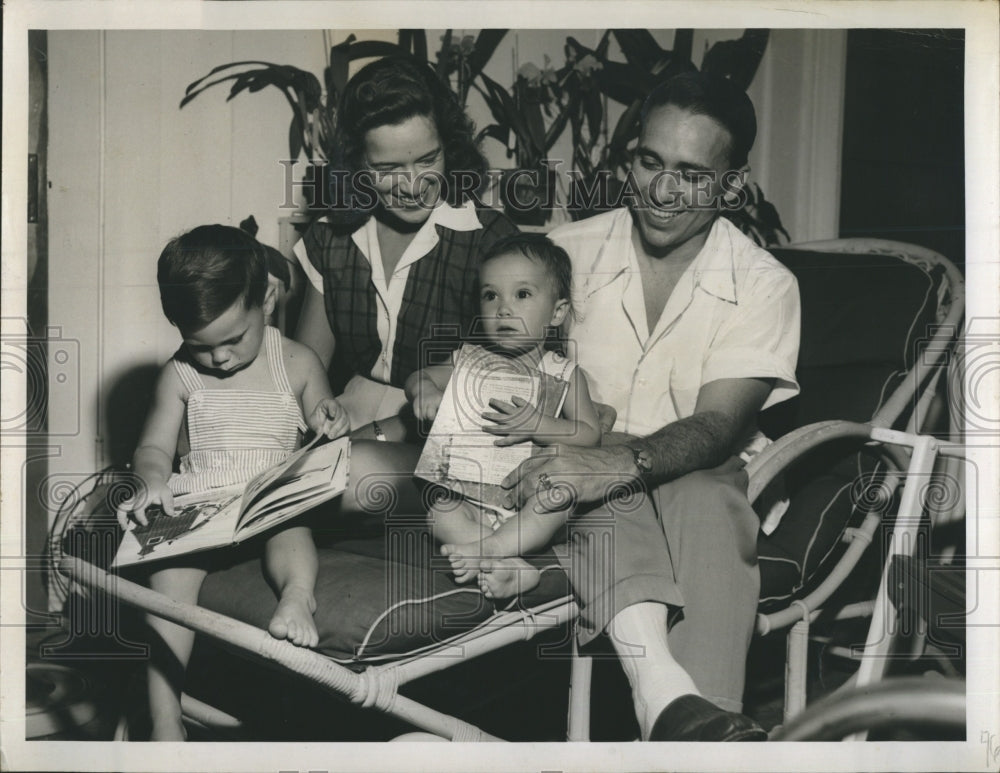 1950 Press Photo MIT Graduate Joseph Drew Jr., to work at American Lava Co. in T - Historic Images