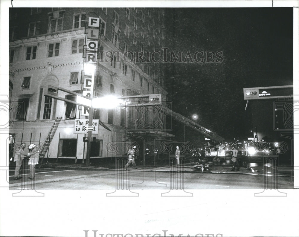 1986 Press Photo Floridian Hotel Catches Fire - Historic Images