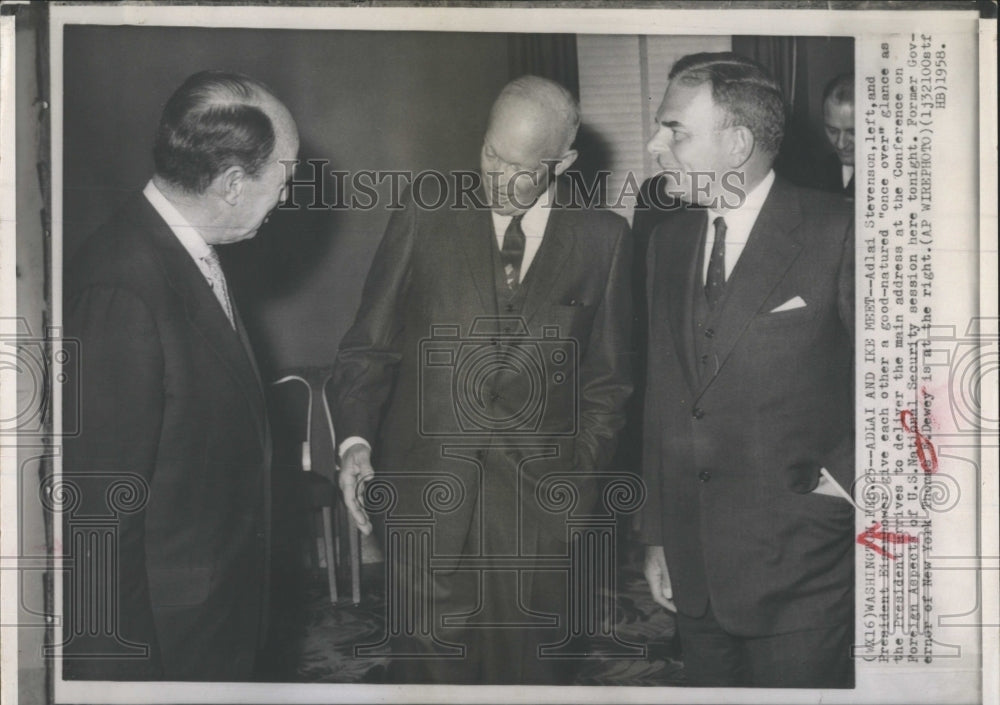 1958 Press Photo President Eisenhower meets Adlai Stevenson - Historic Images