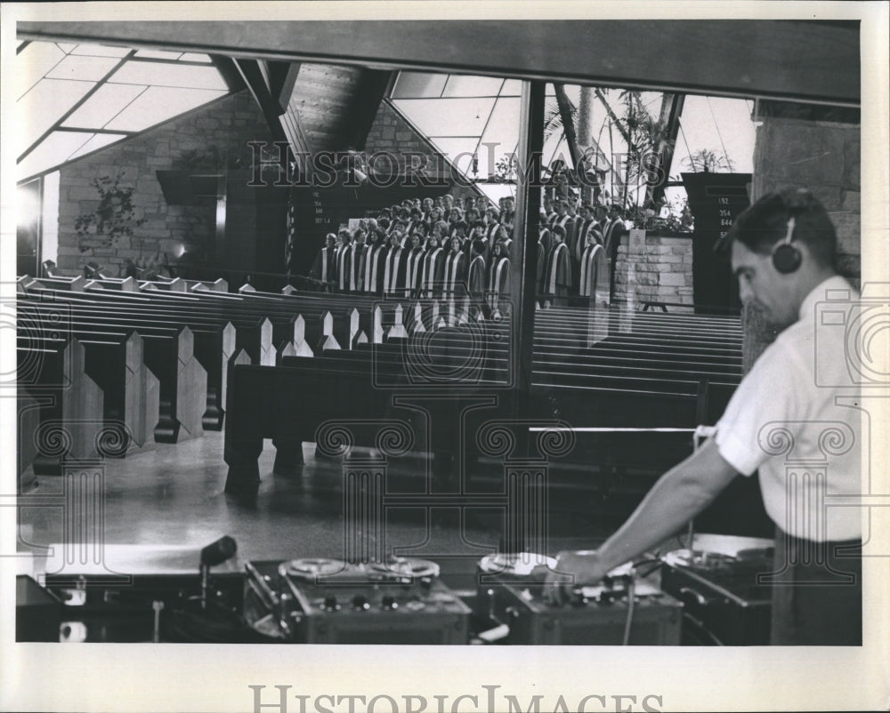 1968 Press Photo Choir at Florida Presbyterian College - RSH09283 - Historic Images