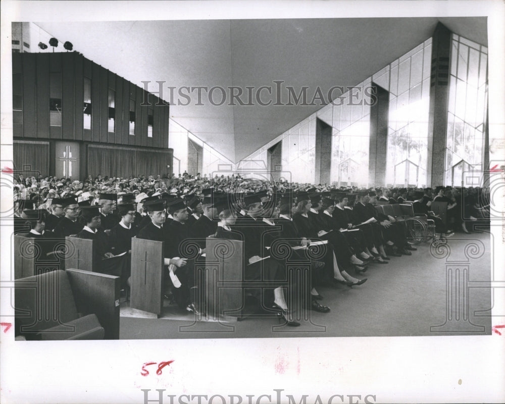 1965 Press Photo Florida Presbyterian College Graduation Second Class Eckerd - Historic Images