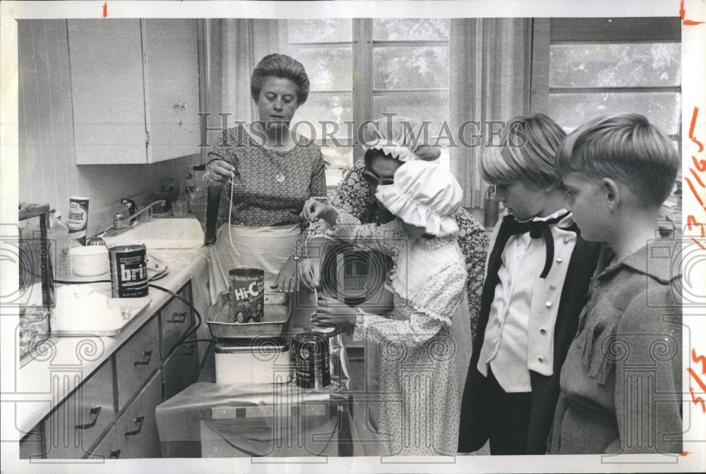 1976 Press Photo Student of Our Lady of Lourdes Schools in Dunedin. - Historic Images